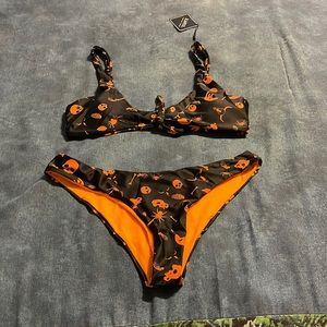 NWT Black Steer/Skull bikini